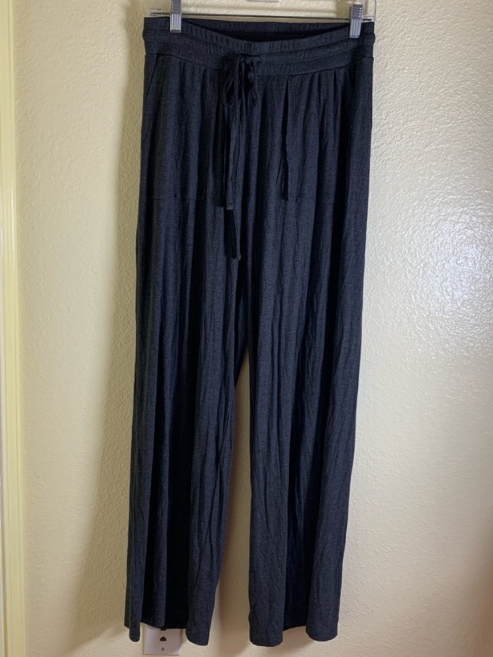 NWOT Zenana Black Wide-Leg Drawstring Track Pants, Size L